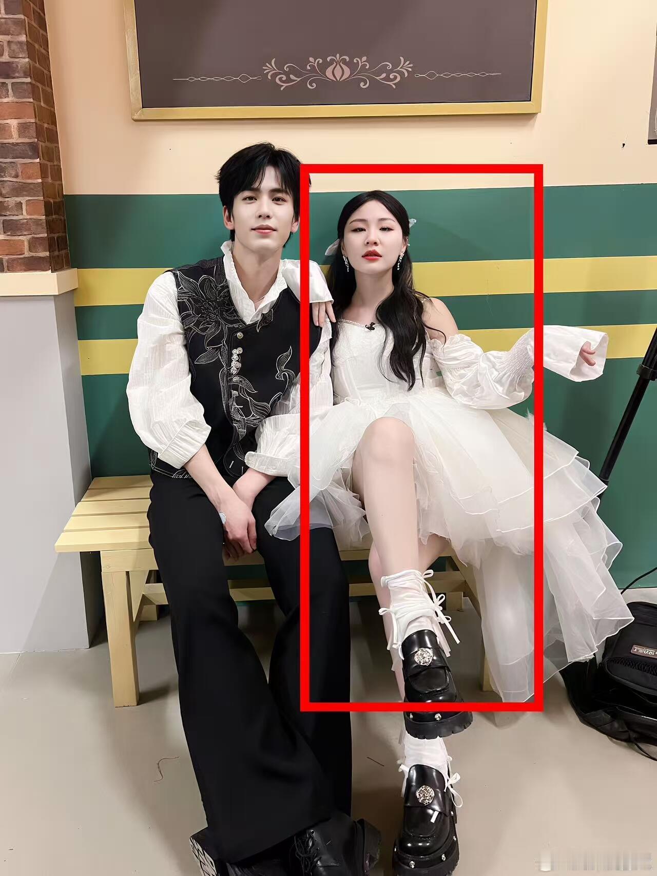 果然...能嫁给身价过亿的京圈导演是有原因看了那么女明星撕拉片，金靖拍的真的是又