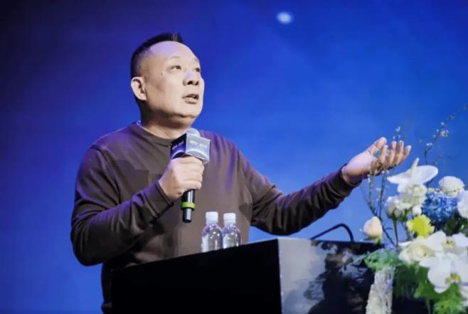 胖东来公开说不租了，房东这才想起来让步，结果人家不接了。这事有意思的地方是：房东