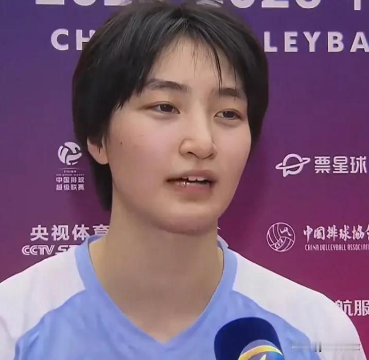 天津女排路晶新赛季最好转会江西女排，因为她比赛机会很少，出场顺序排在娜塔莉亚、王