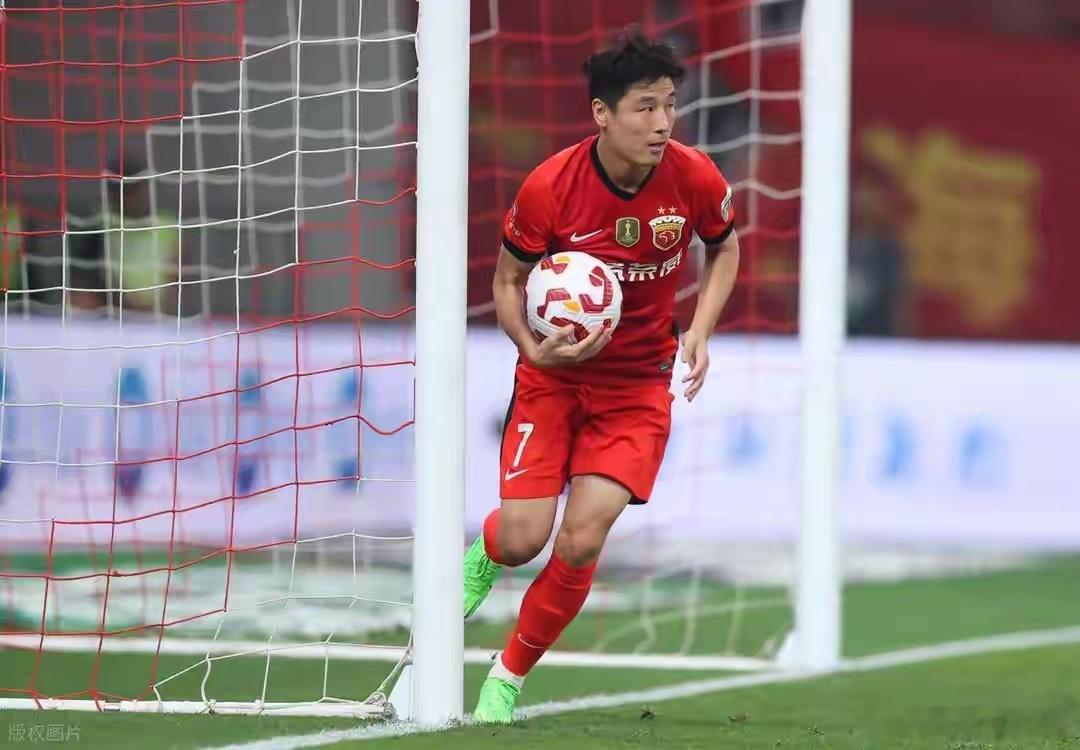 武磊大概率无缘新国足邵佳一铁血换血启新篇国足新帅邵佳一上任后大刀阔斧推进年轻化