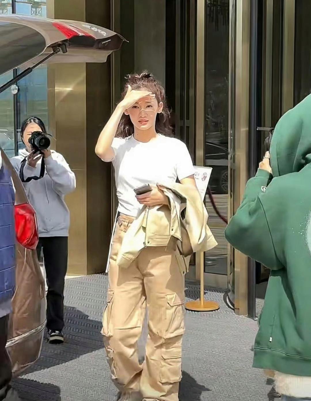 终于理解郑恺的审美了！哪个女人能像苗苗一样，35岁生了3个娃，还依然顶着一张大学
