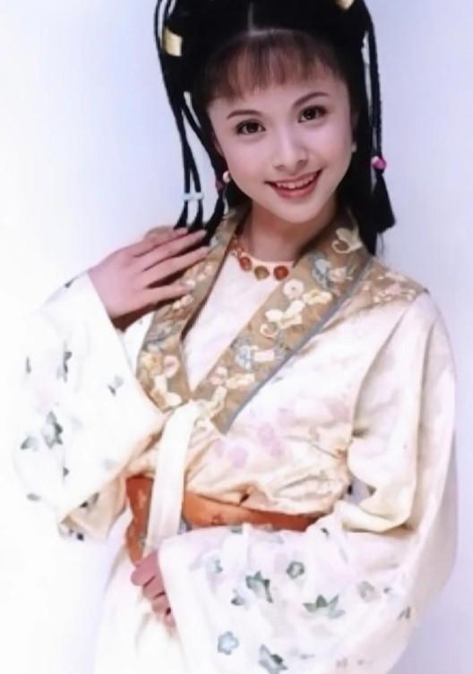 十五年，才等来一句“当年我太懦弱”。这恐怕是内娱最漫长的一场“伤停补时”。2