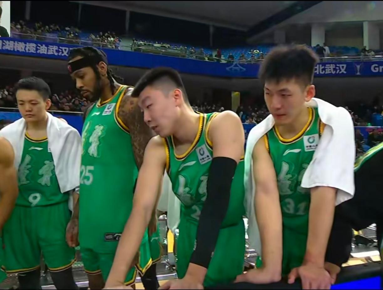 辽宁输江苏了，可以抱怨杨鸣赛前没做足准备，看轻江苏队了；也可以说双小外没达到预期