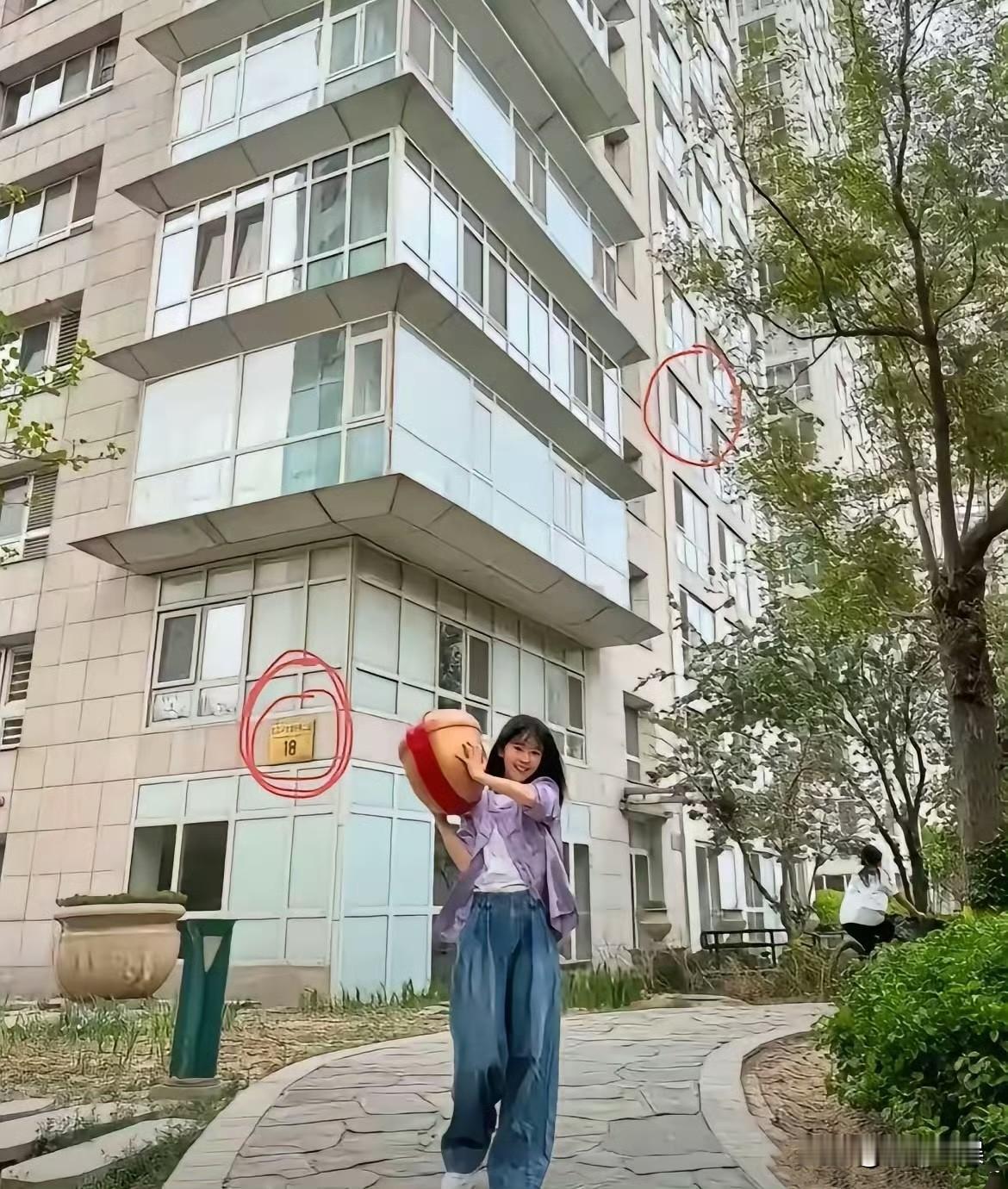 最近“宋伊人”这个名字频频被送上了热搜。小编还在想这宋伊人是何许人也，原来是