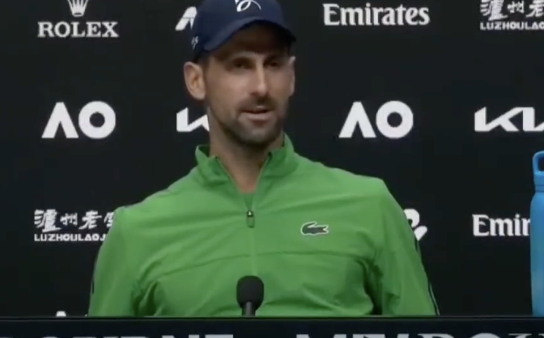 德约讽刺高芙摔拍被拍: 现在洗澡的时候居然还没装摄像头