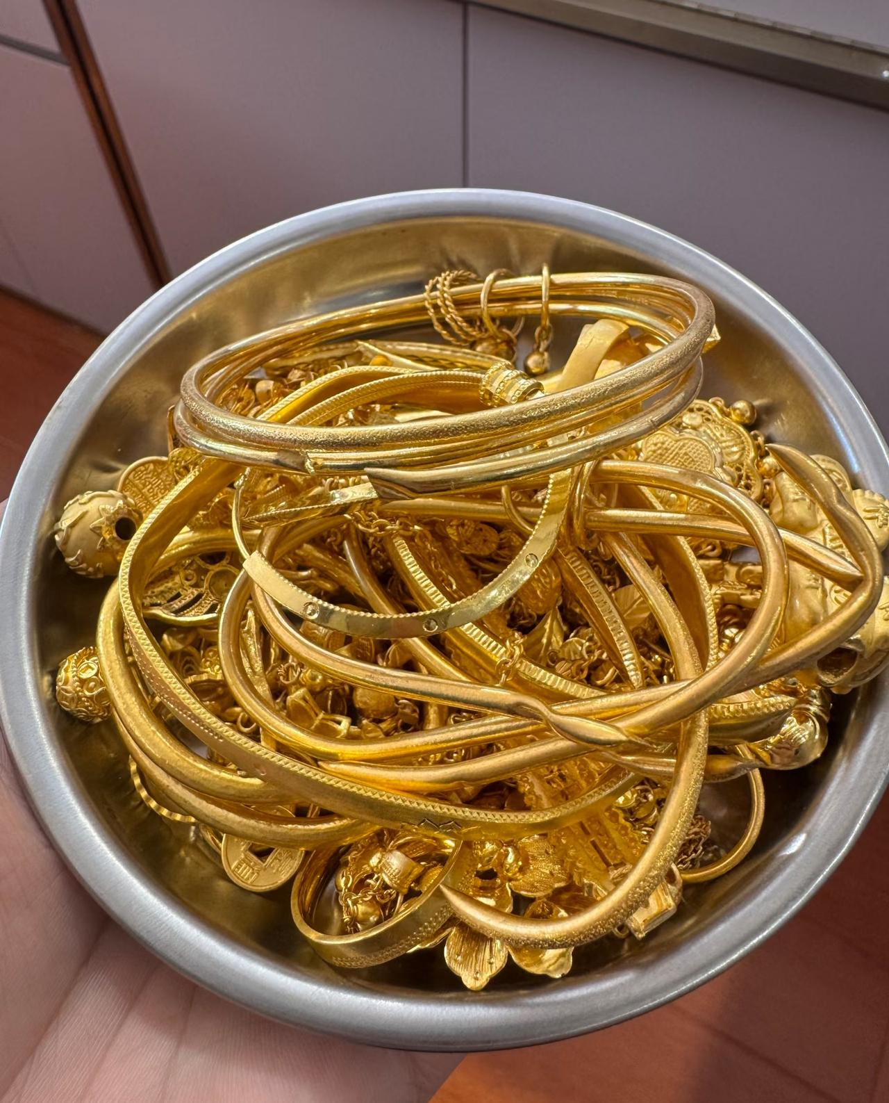 国家出手管黄金！11月1日新规生效财政部和税务总局刚发的公告，一下就上了热