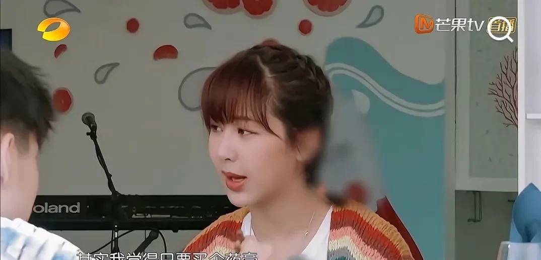 突然觉得黄晓明挺冤的。当初他那一句“我不要你觉得，我要我觉得。”在网上疯传，惹
