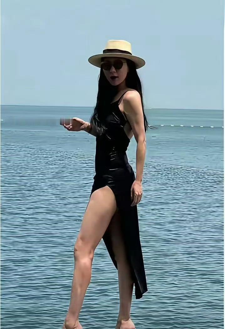 CoCo今昔模样对比，时光带来不小的改变CoCo翻看CoCo的新旧照片，