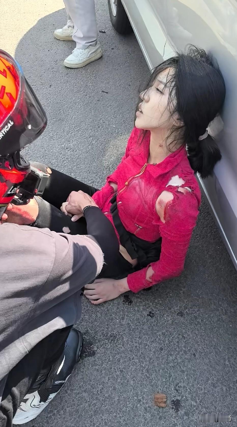 倒下了都这么美