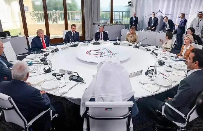 G7峰会现场，中方收到特殊邀请，日本成异类。G7峰会现场，高市还想把大家都拉下水