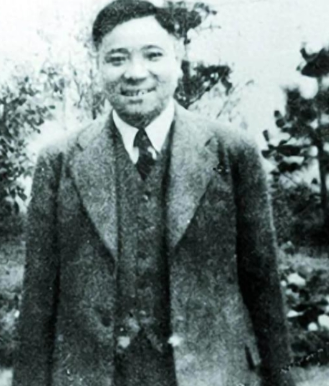 1939年，五重间谍袁殊被76号逮捕，李士群要他招供，谁知他一点不慌，反而淡定地