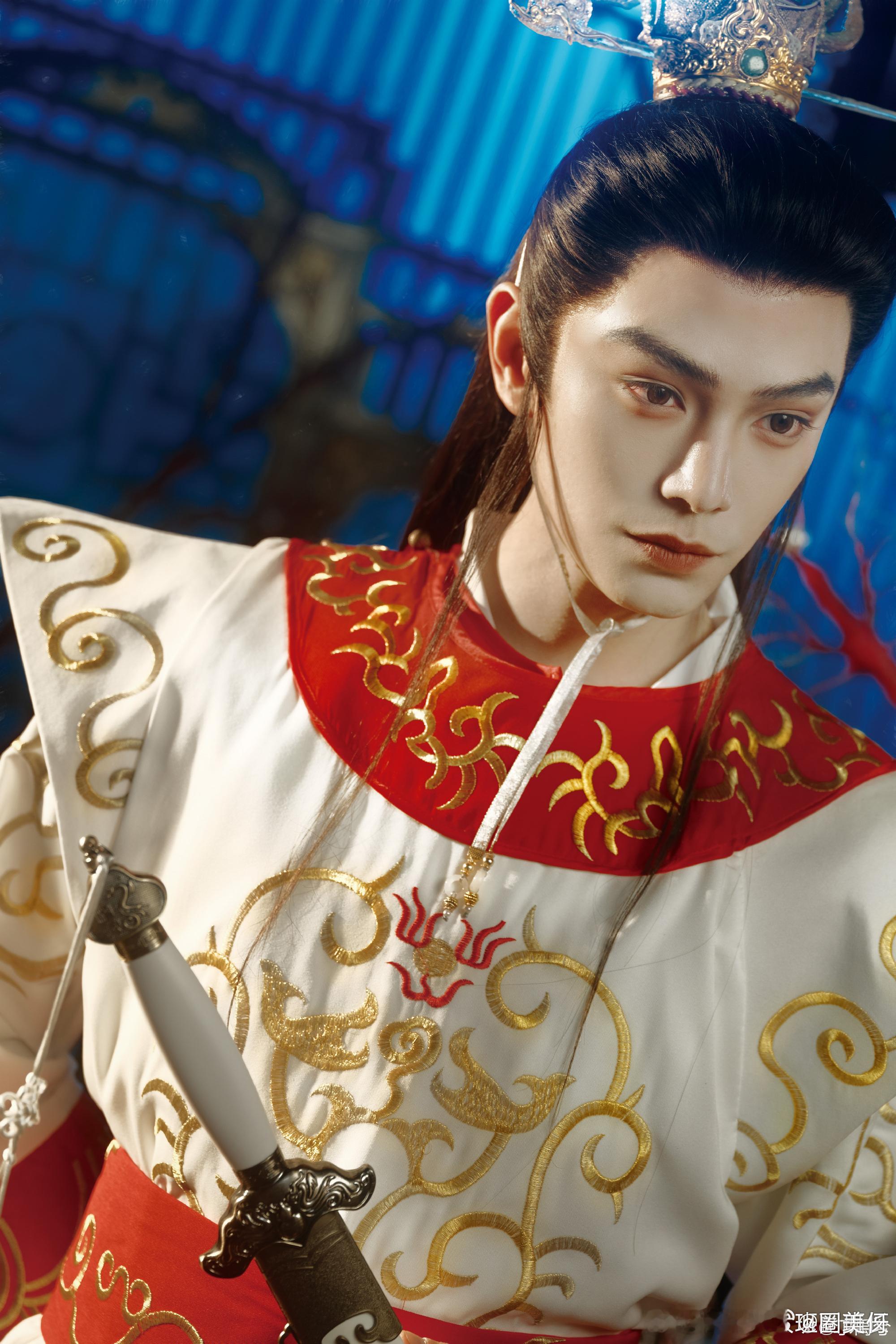 我真的要被丁禹兮帅哭，谁懂他真的五官和别人不一样，央妈都说他是剑眉星目的含金量还