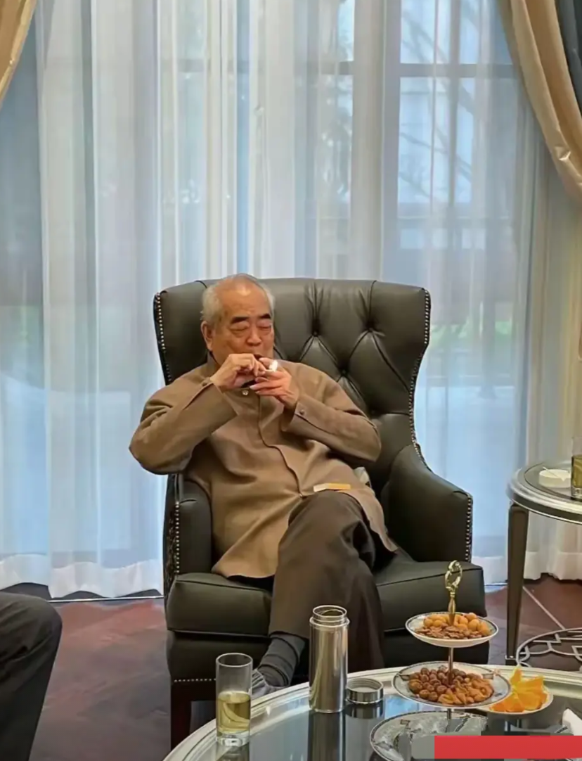 范曾的失联风波，啥事都没有，就是新老婆生孩子了，不想和范曾大师住在前任老婆的故居