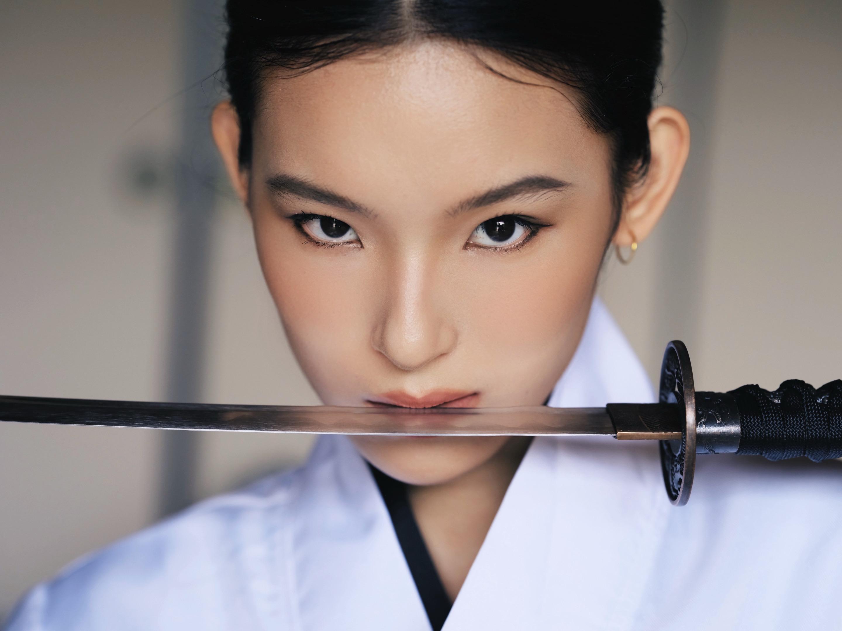 看剑🗡️。