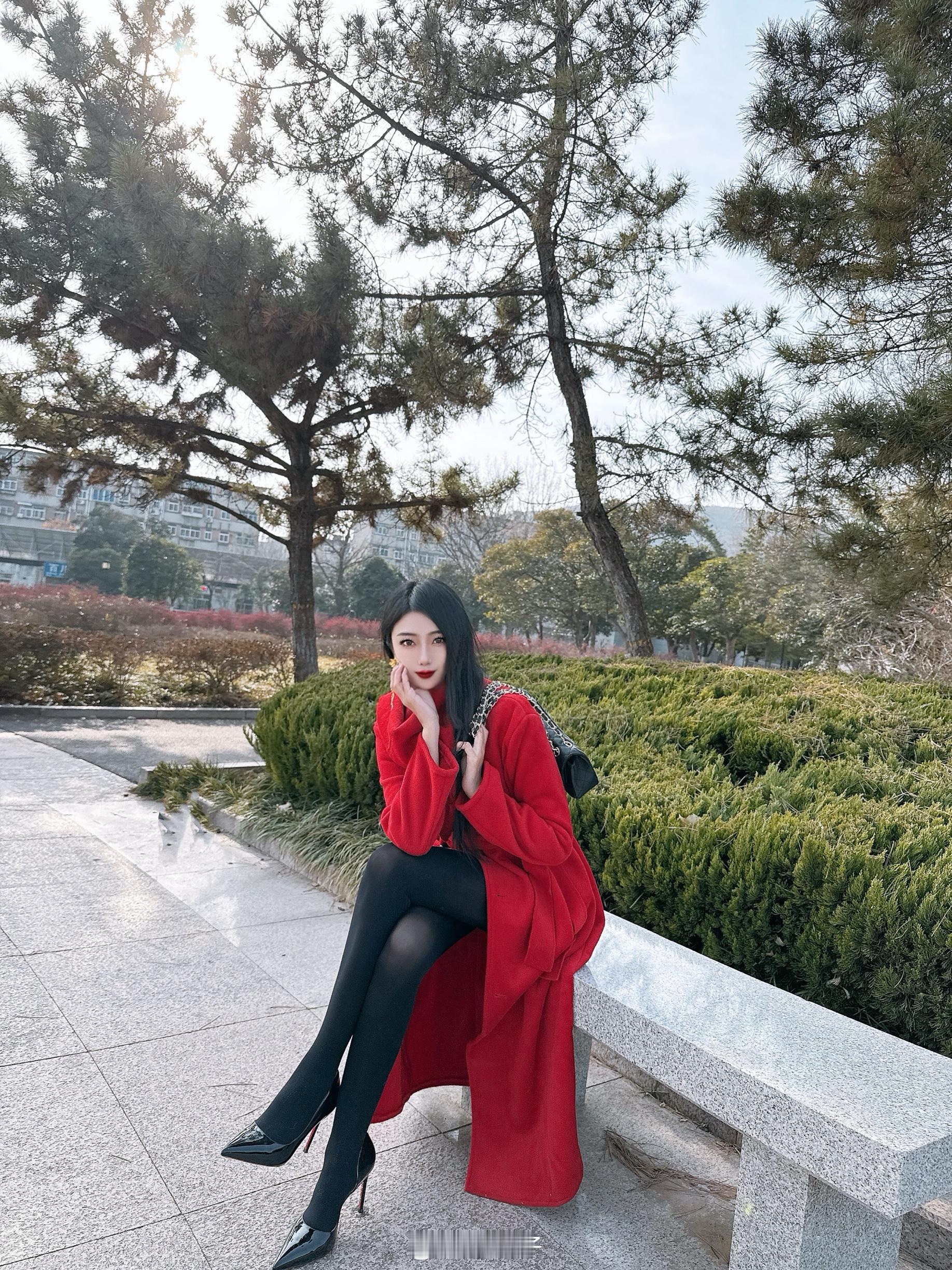 我将诠释何为张力偏爱红色热烈明媚张扬高级感穿搭分享涞觅润丝模特御姐极品