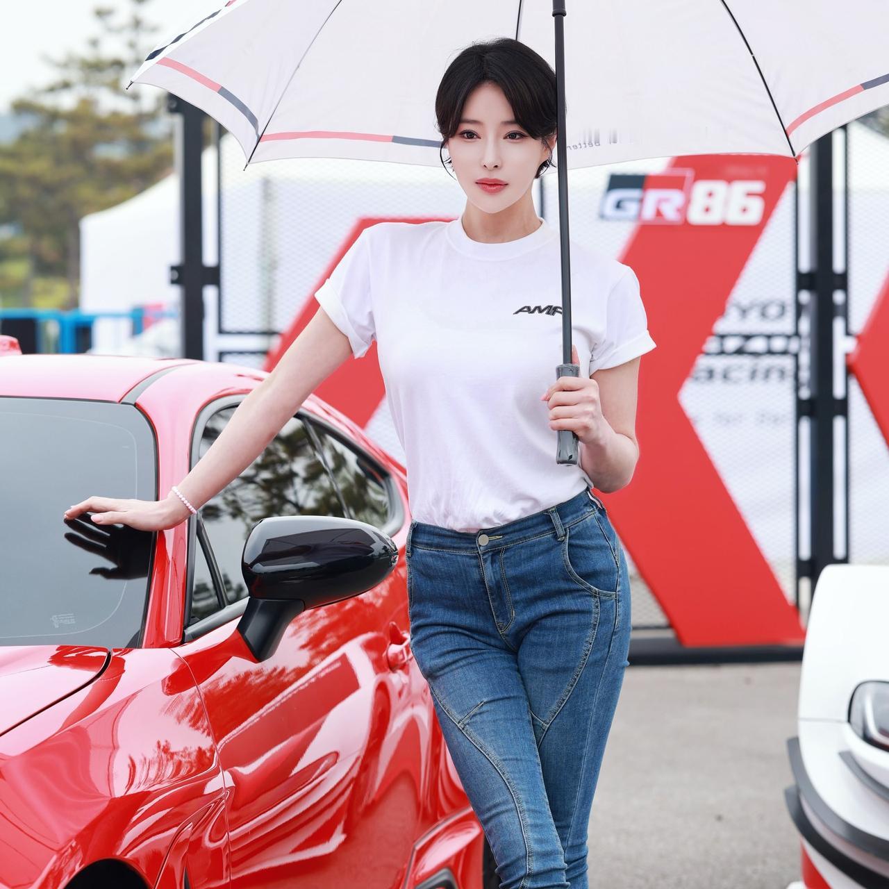 韩国赛车女郎，175的大长腿御姐！