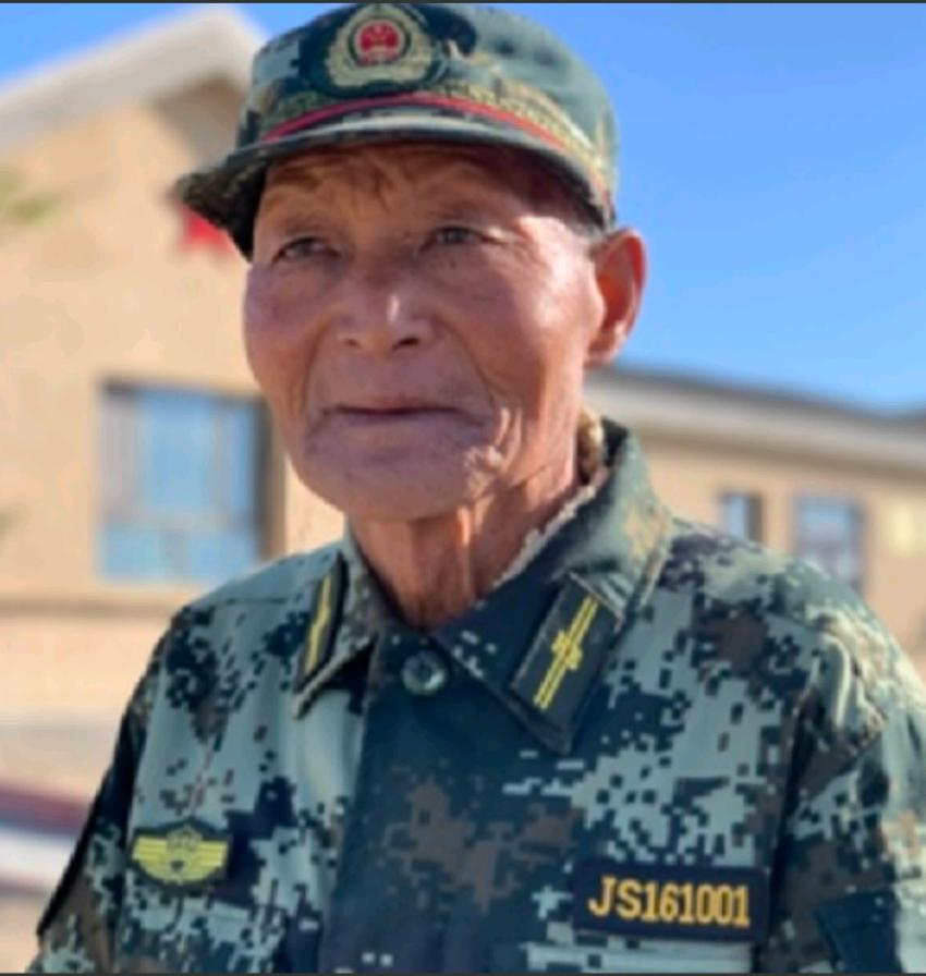 1964年，边防战士魏德友，回山东老家相亲，因为长相英俊，上门相亲的女孩排成长队