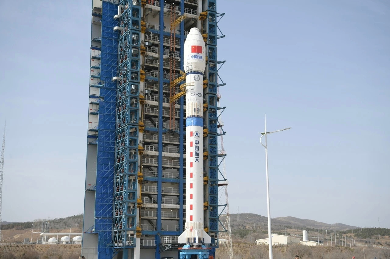 2026年3月26日6时51分，长征二号丁运载火箭在太原卫星发射中心成功将四维高