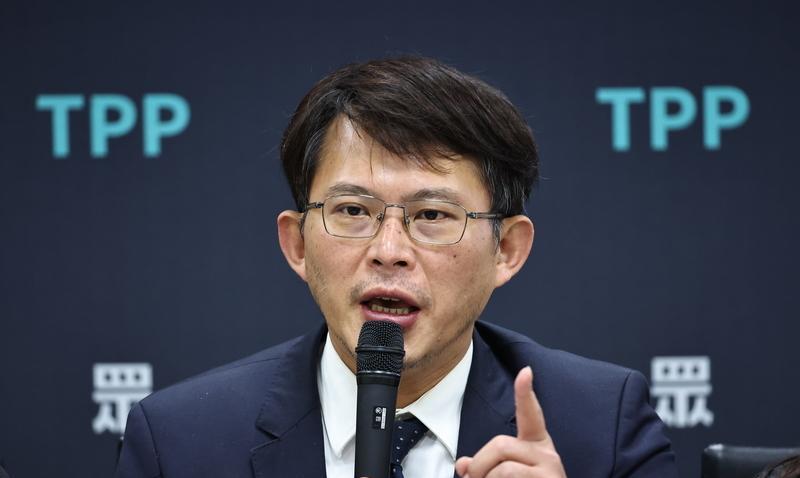 周刊爆3成小草挺罢免　黄国昌：何时做民调我竟不知？大罢免即将跨入第三阶段，国民