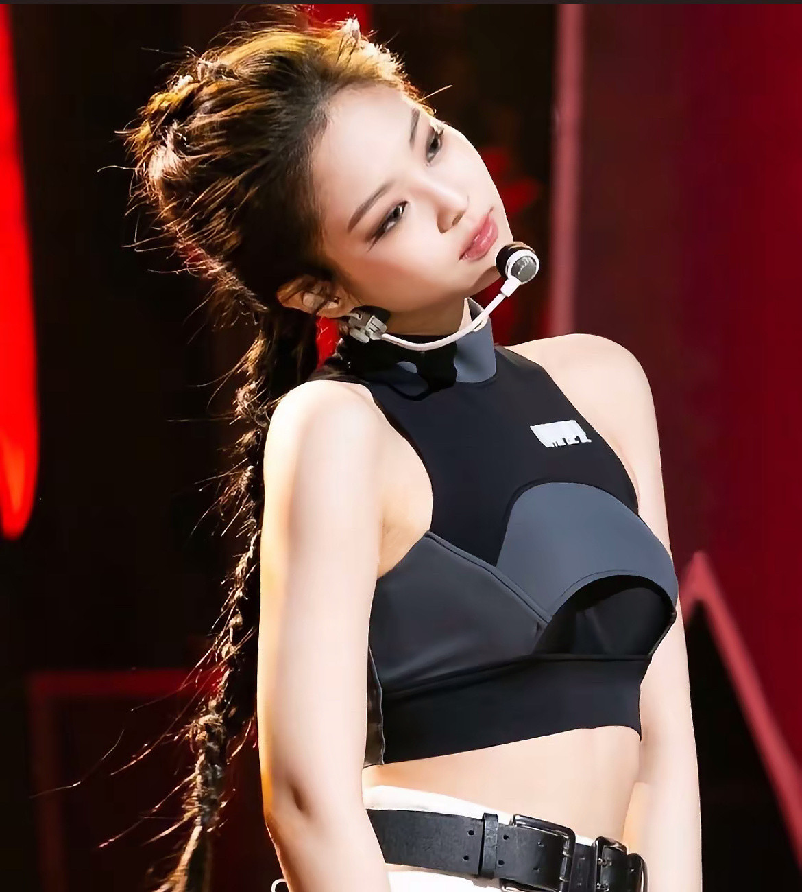 JENNIE这么久了还是遗憾劳拉妮没有直拍
