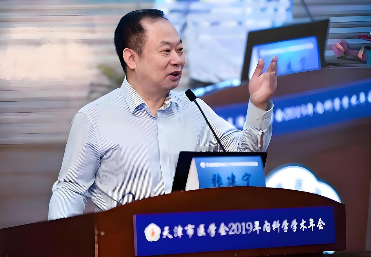 朋友是神经外科医生，今天听他说天津医科大学总医院原来的张院长上了热搜，朋友语气很