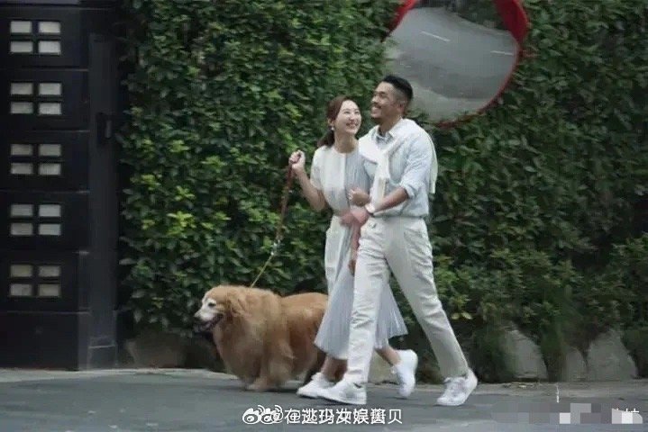 重看《三十而已》有一个场景：王漫妮飞到香港想找到梁正贤问个清楚，但是等她到了之后