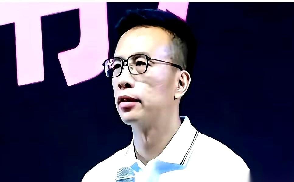 你花260块办了张山姆会员卡，图个啥？图个放心。结果呢？麻薯盒盖子一掀，一只