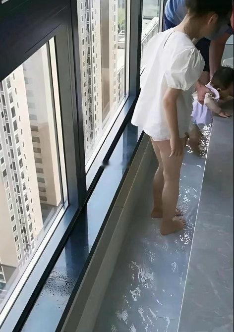 买到楼下的人估计肠子都悔青了吧
