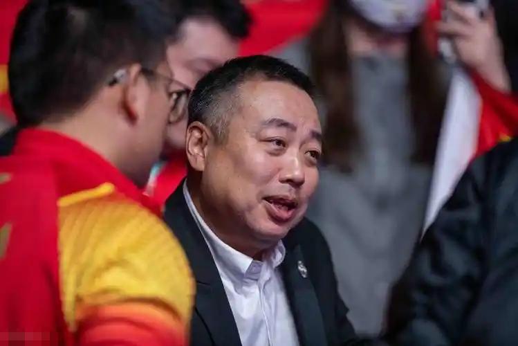 刘国梁辞任真正原因终于曝光！不是丢冠更不是被批评，央媒最新发文揭示其中真相，答案
