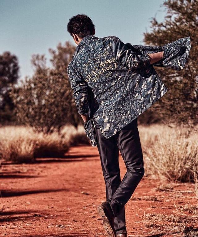 热点话题:光看背影你能猜出谁是鹿晗、张艺兴