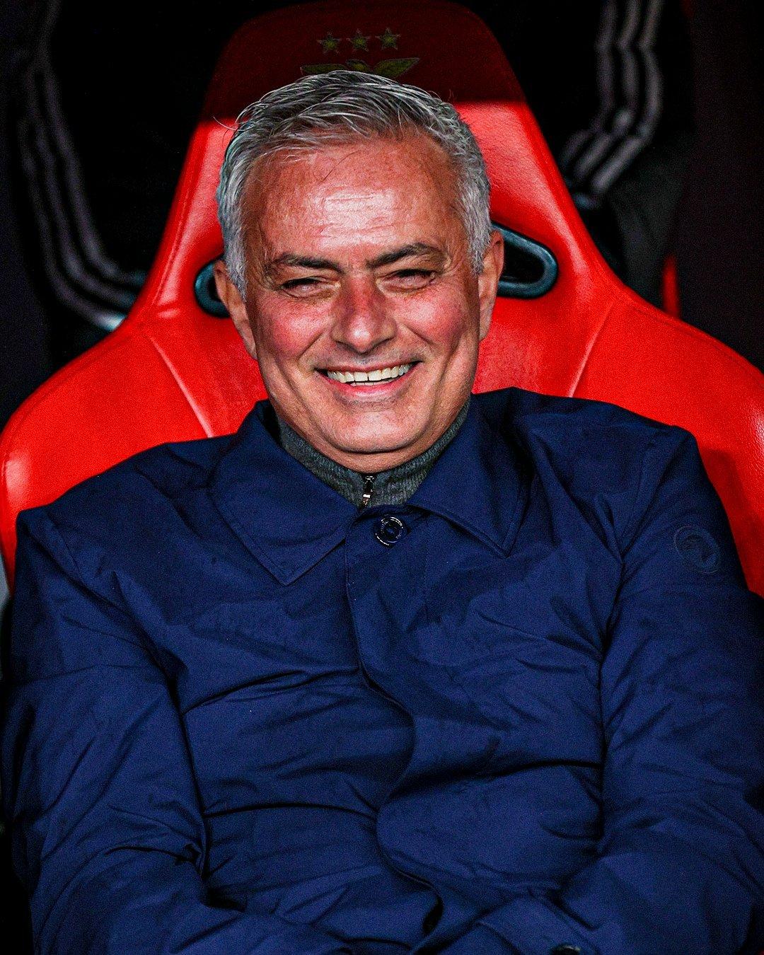 欧冠附加赛，本菲卡对阵皇马。无论输赢，穆里尼奥都是赢家了。现在压力大的反而是阿韦