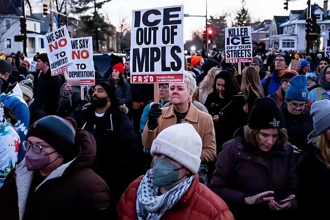 阿美：阿中，你们居然敢给我们扣上“北美软脚虾”的帽子？今天必须给我个说法！阿中