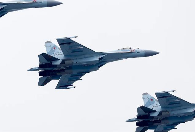组图：乌军公布被击落的俄空军1架苏-35战机残骸视频另一个空中恐怖分子被歼灭