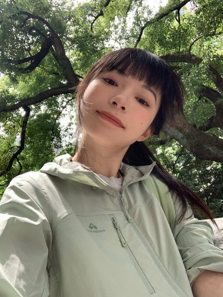🌳树会拥抱每个抬头的人。
