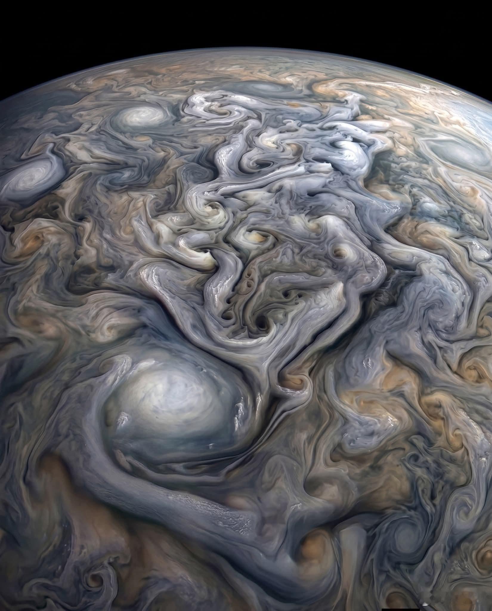 ‼️NASA刚刚发布了有史以来拍摄的木星最近距离照片——它看起来就像纯艺术品