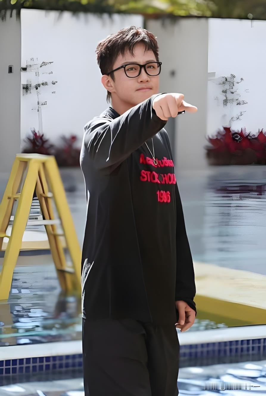 不怪邓超长红不衰，在《五哈》见识了他的厉害之处，节目中，导演问邓超你说的