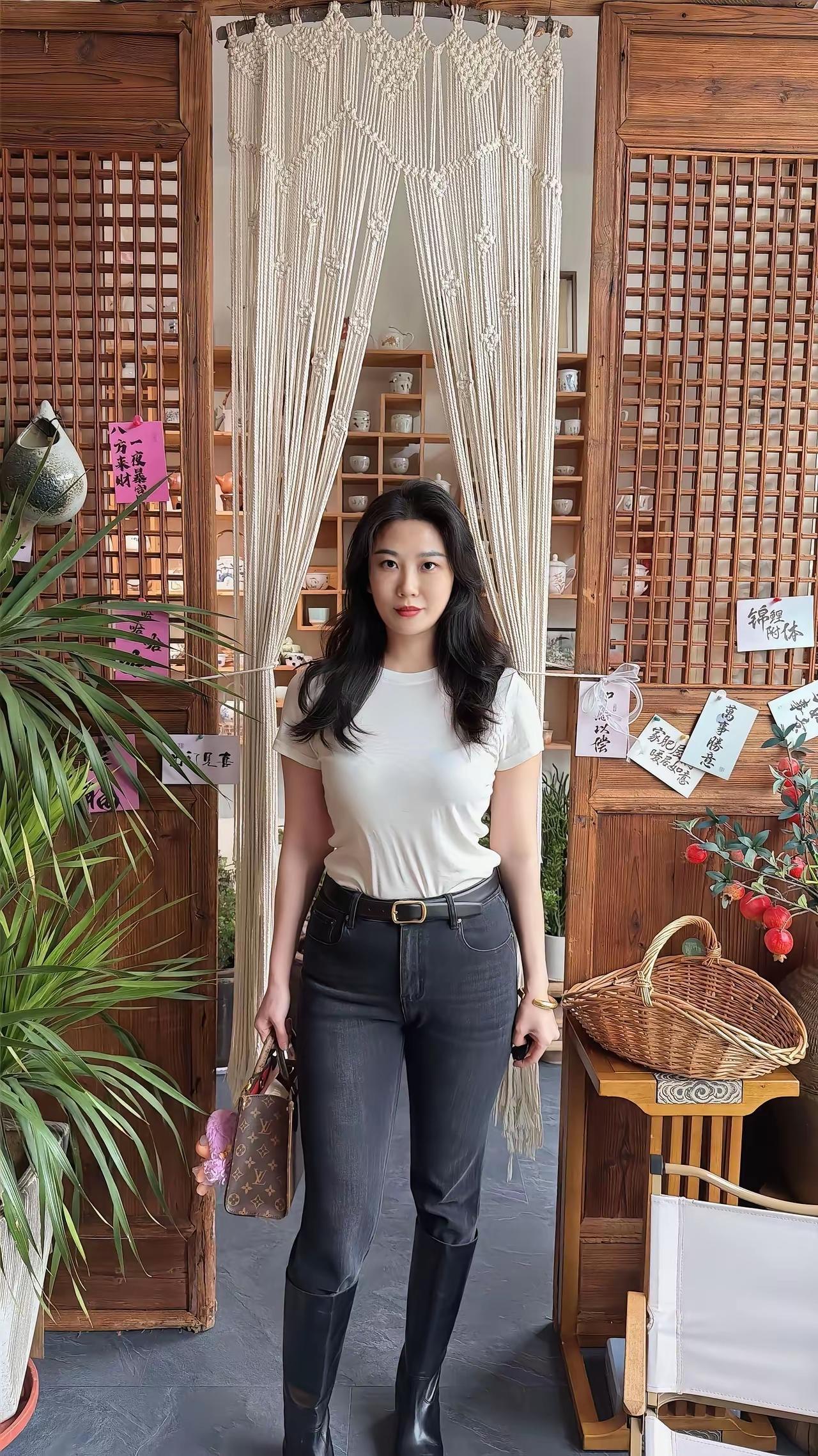 老板娘的气质非常霸气最硬气的老板娘