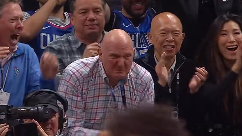 快船要是打不赢跟联盟的官司，下一步就是只能出售球队换老板了。快船目前还是只停