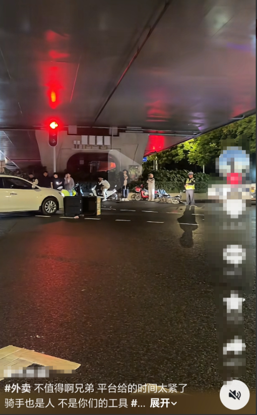 骑手们简直是拿命在挣钱啊！今天我在美团上点了两杯奶茶，平台上显示的是预计17