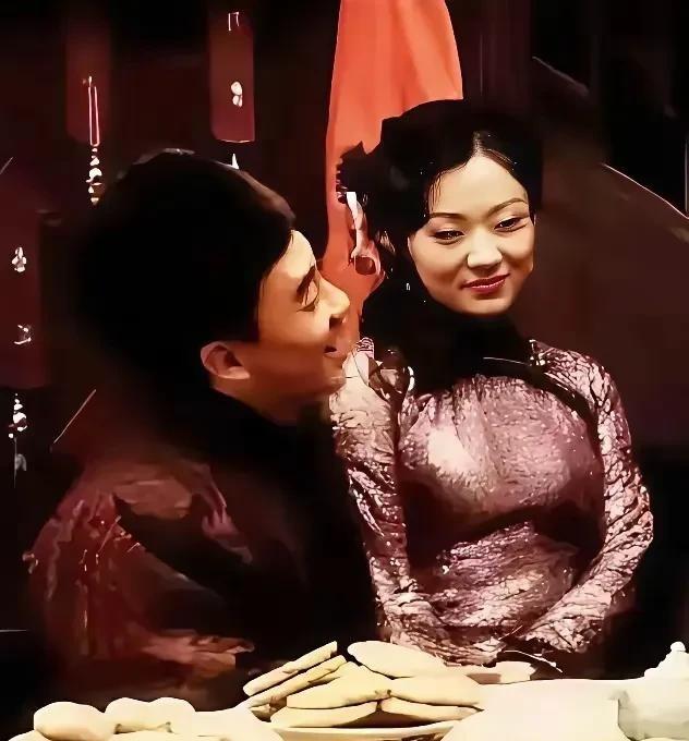 古代小妾除了满足丈夫的生理需求和生孩子以外，还有另一个变态的作用，是后来有人无意