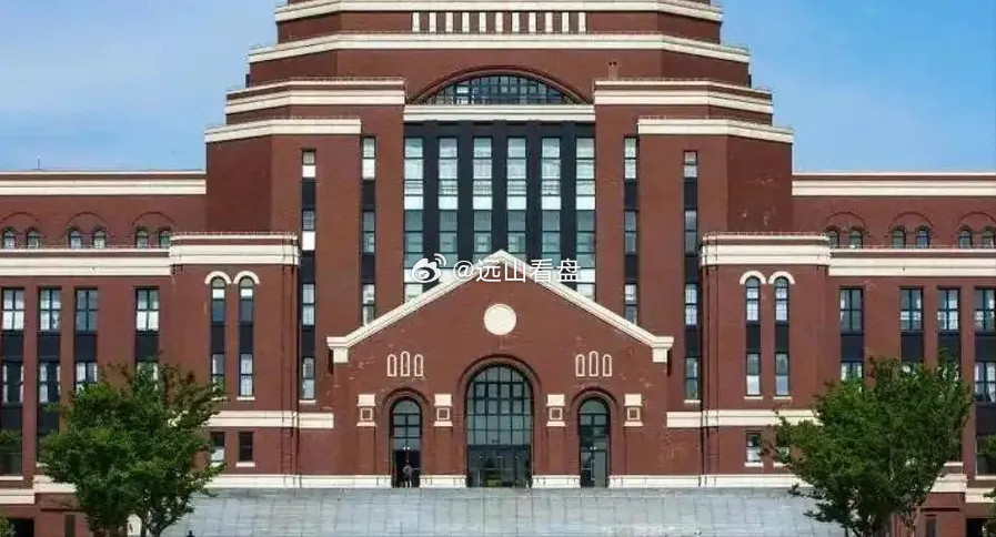 国内学费最贵的大学1.上海纽约大学：86万元/4年。2.昆山杜克大学：68万