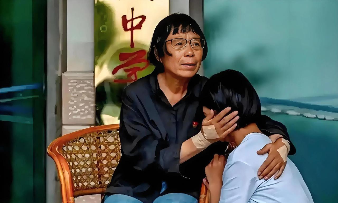 张桂梅校长说：“当你生活在井底的时候，你只能看到头顶上的一方天空，你就以为那是唯