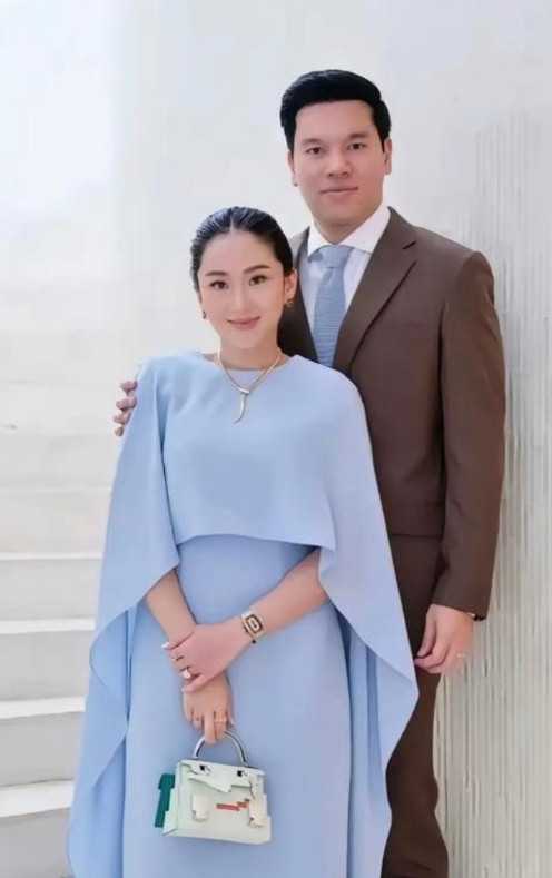 佩通坦丈夫皮塔卡确为泰国王室旁系后裔皮塔卡的父亲是颂莎瓦丽王妃的亲兄弟，而颂莎