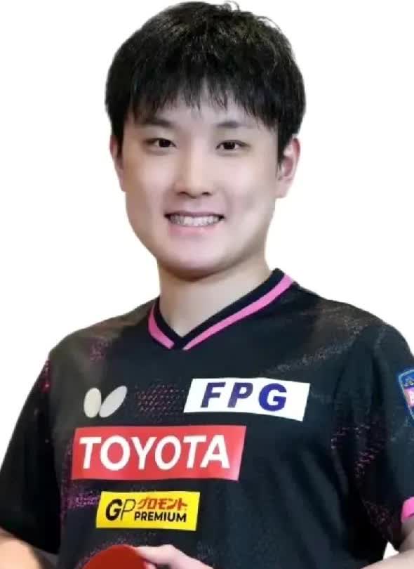 张本智和，原名张智和。2003年6月生于日本。身高1.76米，22岁，祖籍中国四