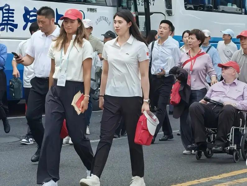 现在离婚的人太多了，其实男人不缺女人，缺的是个安分的老婆，女人也不缺男人，缺的是