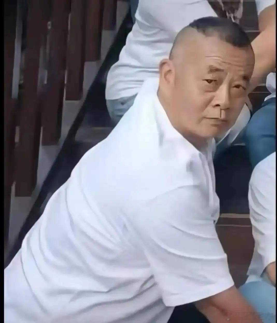 重庆王先生自驾后续：走完新疆西藏，转战云南试图故技重施遭店家拒绝今年暑期自驾热席