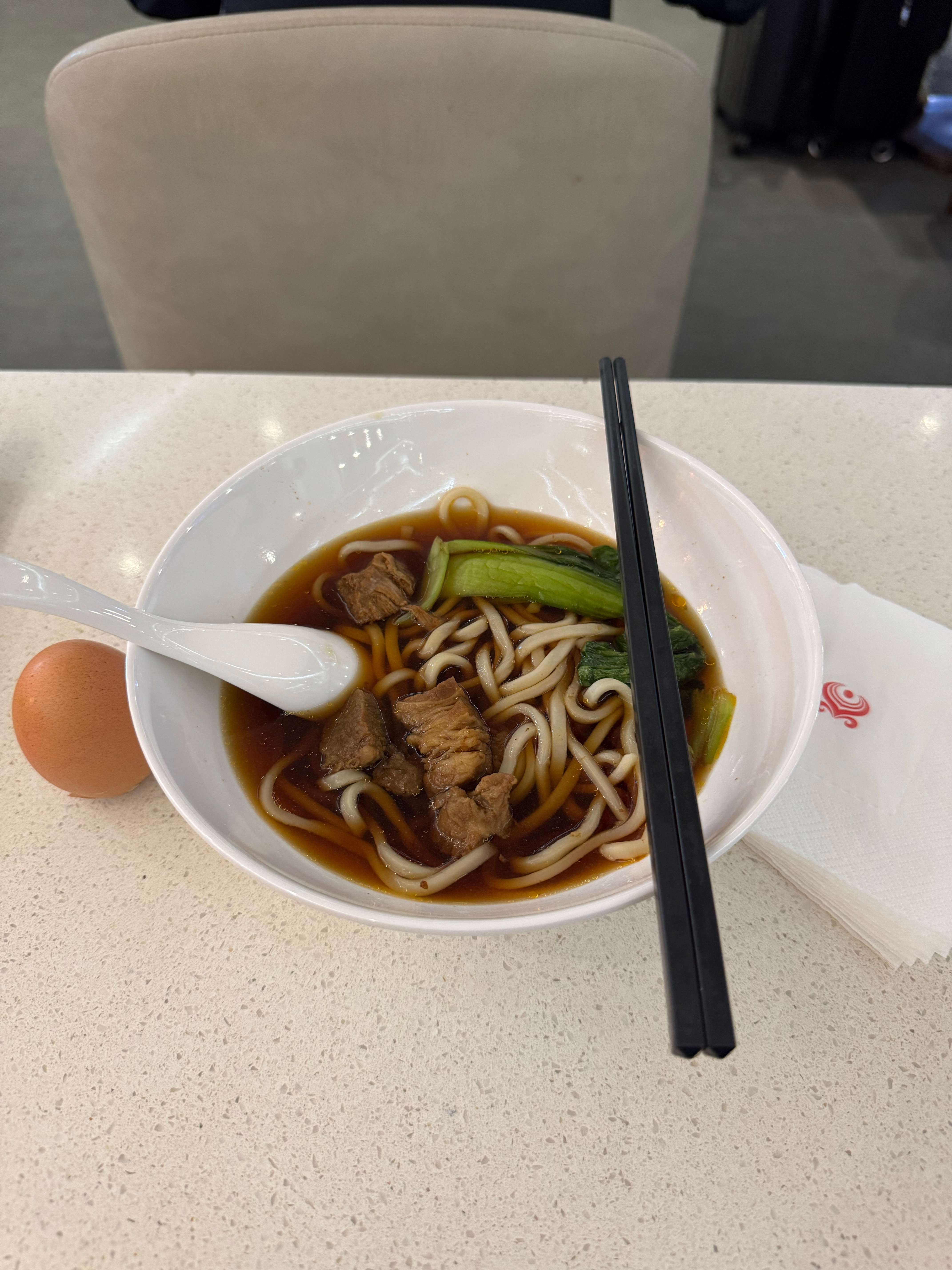 海航比国航牛肉面牛肉多国航的牛肉呢？​​​
