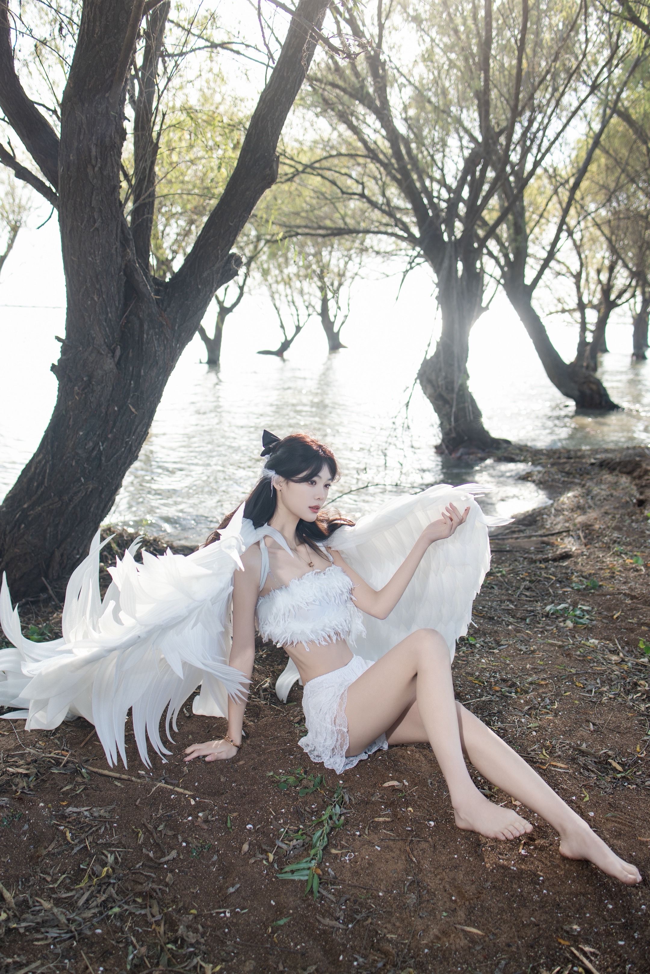 森系少女魔鬼身材美女与众不同天使的翅膀<!--{img...