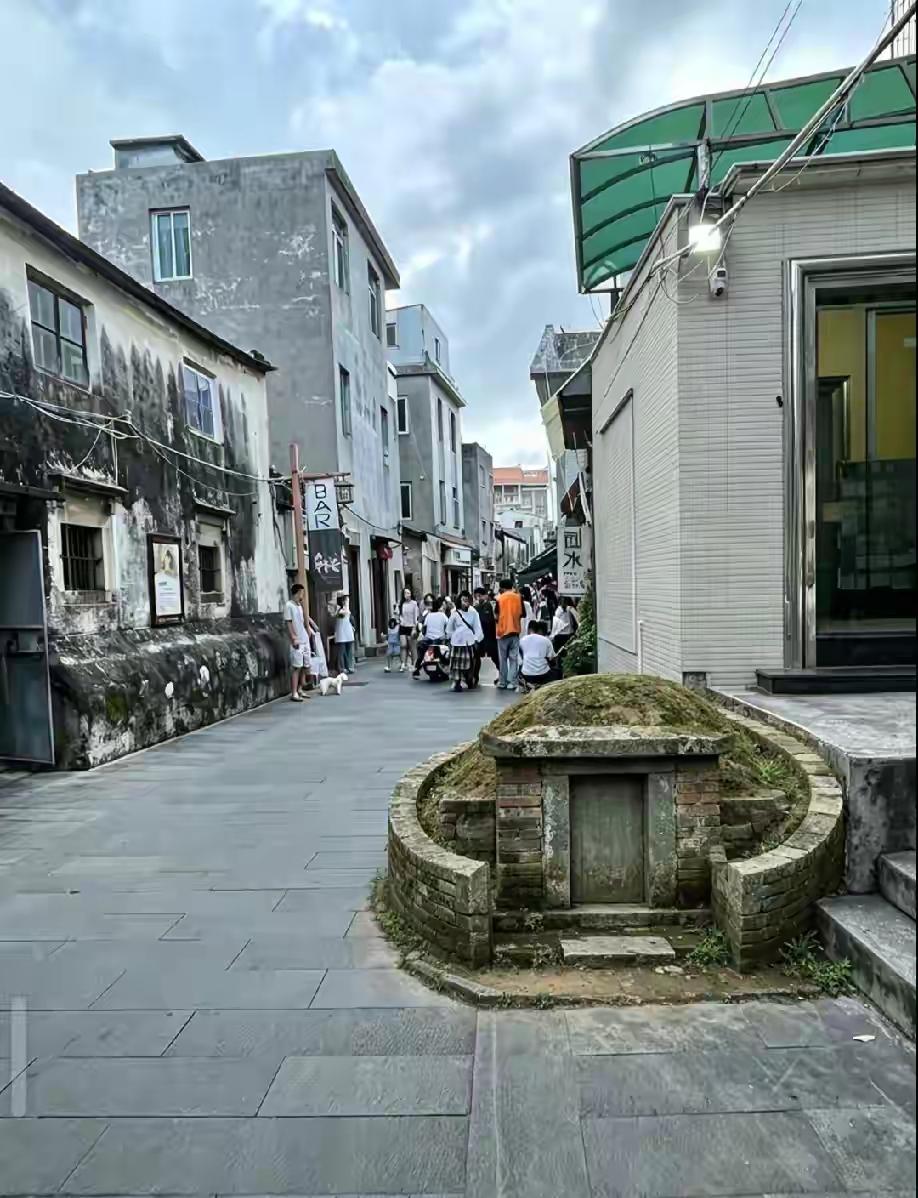 原本是个钉子墓，年代一久成文物了。