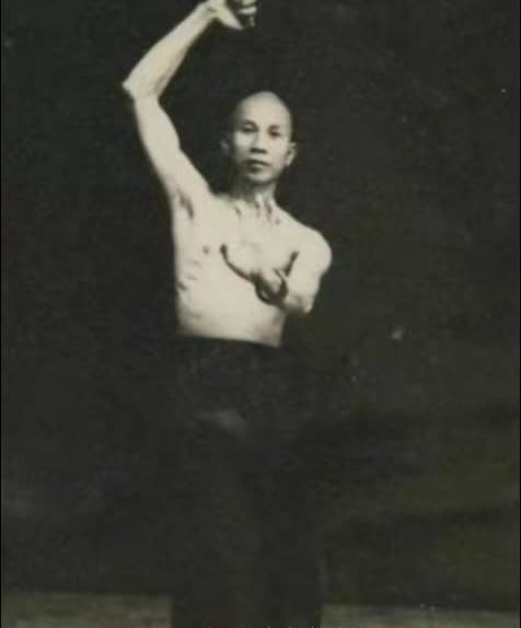 梧州名人梁方伍，广西梧州岑溪人，民国武术宗师，曾招降土匪百人，50岁时代表广西广